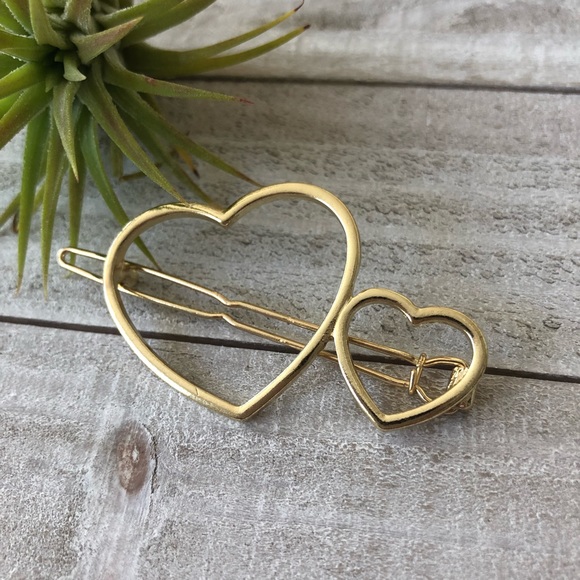 Trendy Jewels Accessories - Double Heart Cutout Hair Clip